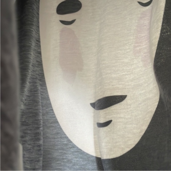 Beloved‎ Shirts No Face Graphic Tee - Picture 8 of 10